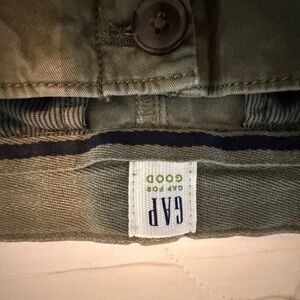 Gap girlfriend khaki cropped chinos